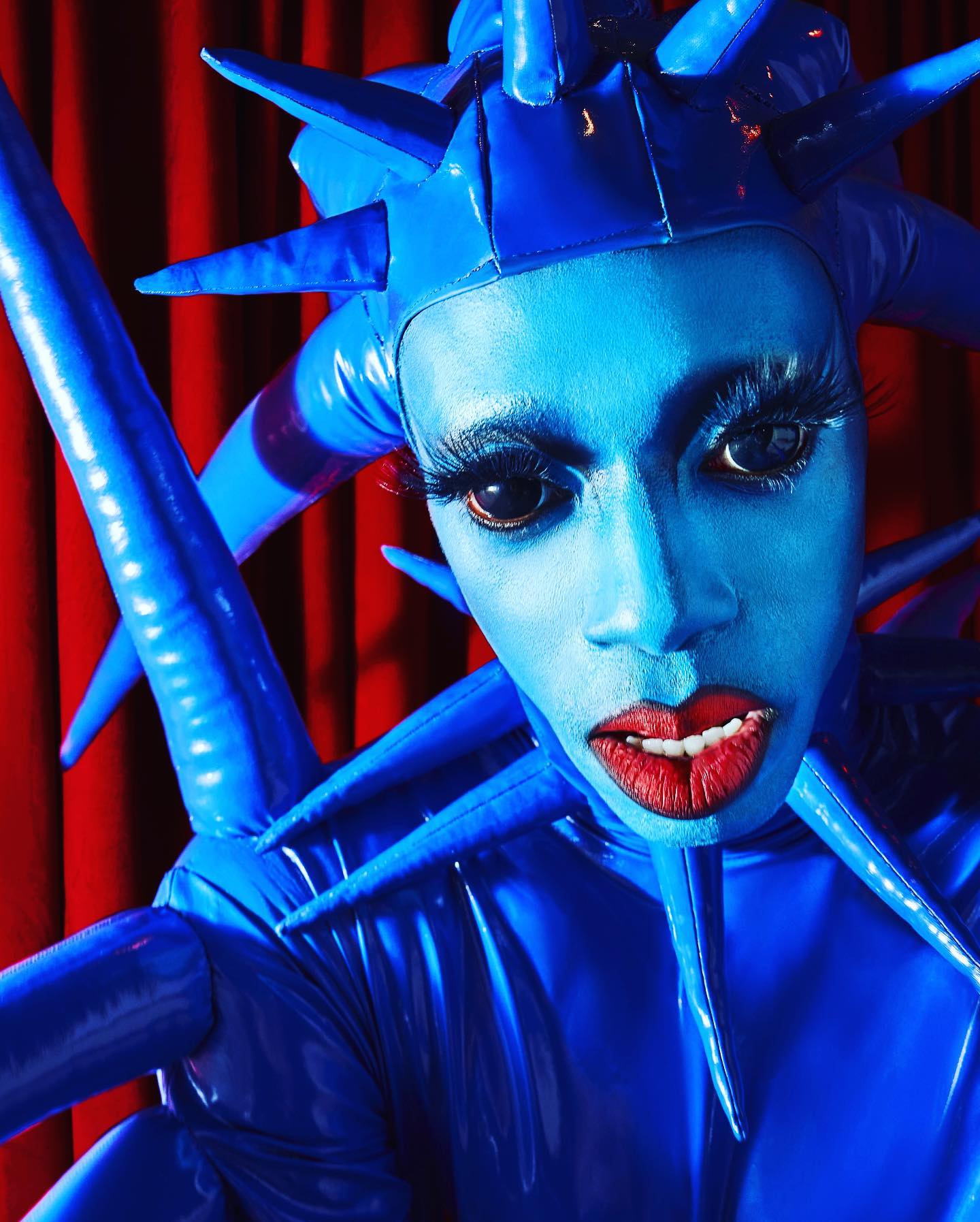 MAC VIVA GLAM CAMPAIGN